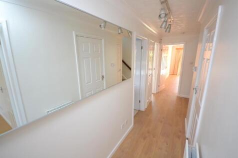Hallway.JPG