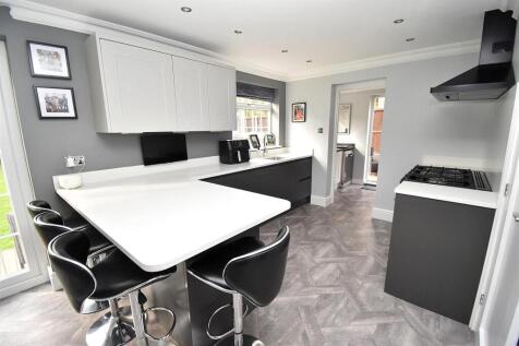 KITCHEN 5.JPG