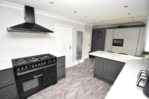 KITCHEN 1.JPG
