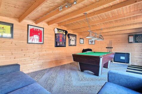 GAMES ROOM.jpg