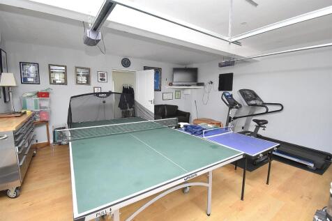 DOUBLE GARAGE-GAMES ROOM.JPG
