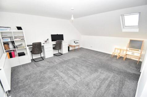 FIRST FLOOR BEDROOM.JPG