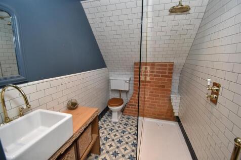 Ensuite Shower Room.JPG