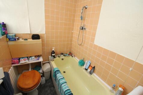 BATHROOM.JPG
