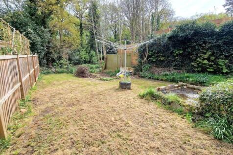REAR GARDEN.jpg