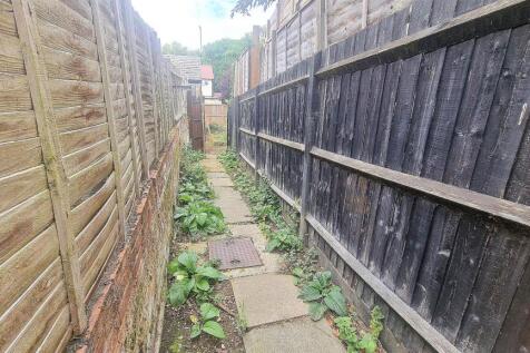 PATH TO GARDEN.jpg