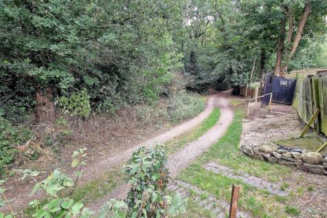 REAR ACCESS LANE.jpg