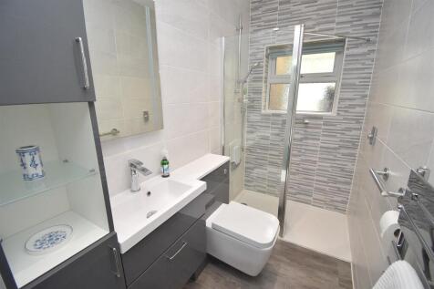 Shower Room.JPG