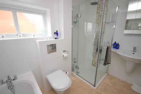 Bathroom.JPG