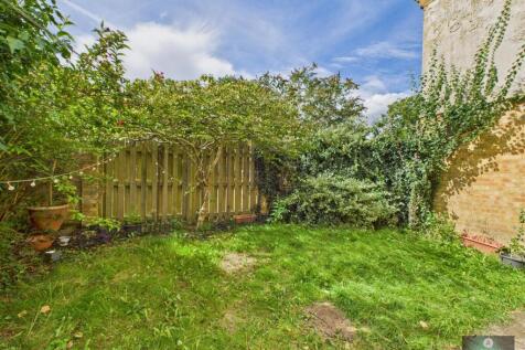 CAM04622G0-PR0034-STILL008.jpg