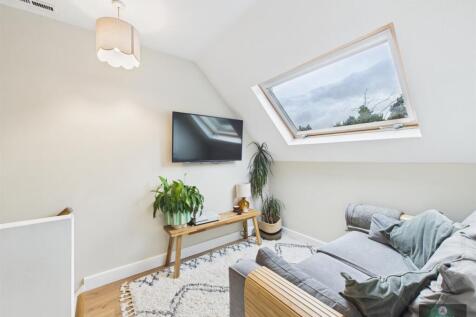 Landing/Seating Area