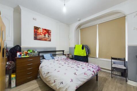 CAM01358G0-PR0064-STILL005.jpg