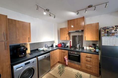 Kitchen 1.jpg