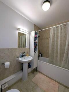 Bathroom 1.jpg