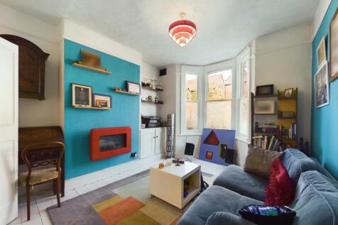 CAM01358G0-PR0105-STILL005.jpg