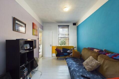 CAM01358G0-PR0105-STILL010.jpg