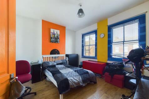 CAM01358G0-PR0105-STILL027.jpg