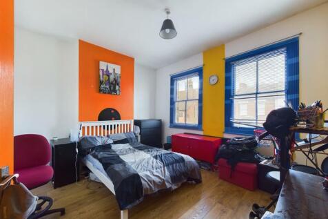 CAM01358G0-PR0105-STILL029.jpg