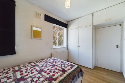 CAM01358G0-PR0112-STILL030.jpg