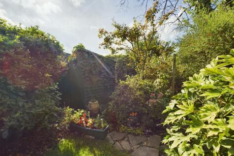 CAM01358G0-PR0112-STILL047.jpg