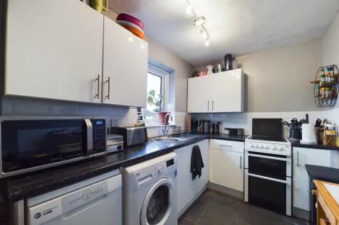 CAM01358G0-PR0125-STILL013.jpg