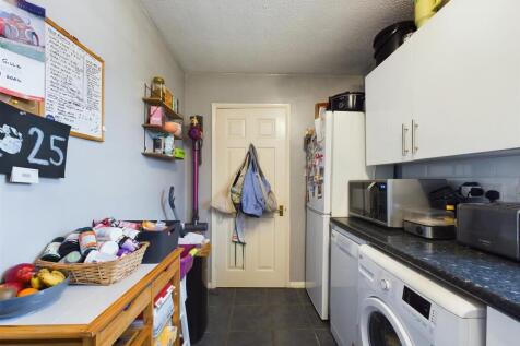 CAM01358G0-PR0125-STILL014.jpg