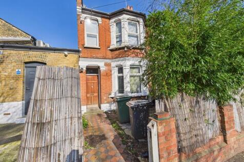 CAM01358G0-PR0134-STILL035.jpg