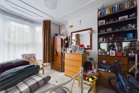 CAM01358G0-PR0129-STILL002.jpg