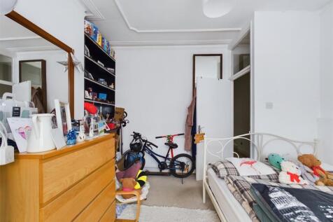CAM01358G0-PR0129-STILL003.jpg