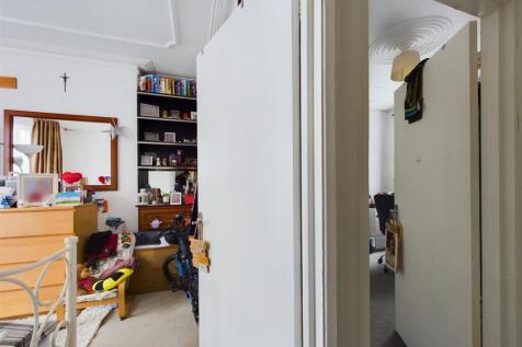CAM01358G0-PR0129-STILL006.jpg