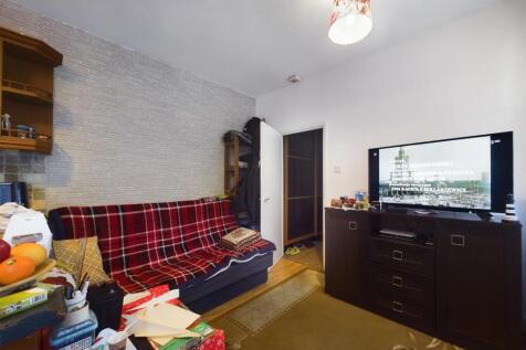 CAM01358G0-PR0129-STILL016.jpg