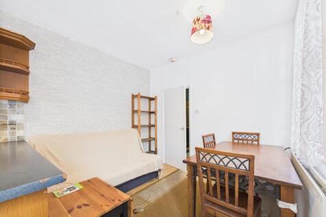 CAM01358G0-PR0167-STILL012.jpg