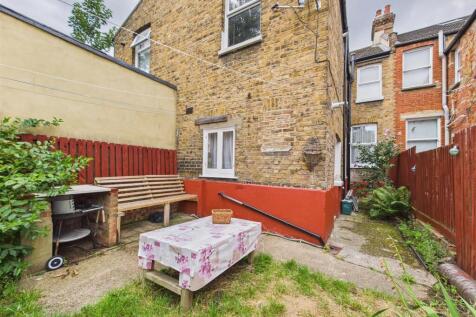 CAM01358G0-PR0167-STILL027.jpg