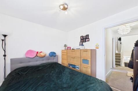CAM01358G0-PR0133-STILL005.jpg