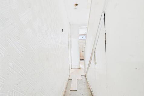 CAM01358G0-PR0160-STILL006.jpg