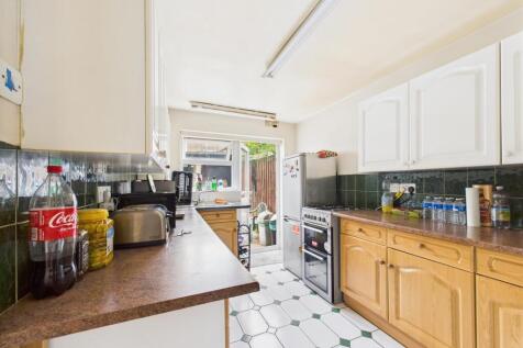 CAM01358G0-PR0164-STILL009.jpg