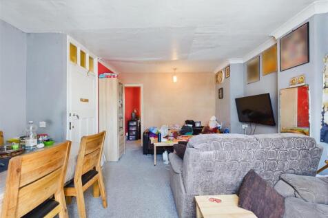 CAM01358G0-PR0037-STILL012.jpg