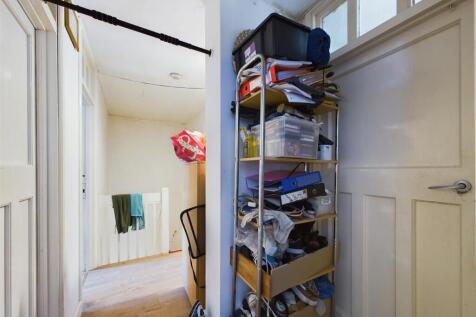 CAM01358G0-PR0037-STILL023.jpg