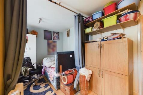 CAM01358G0-PR0037-STILL031.jpg