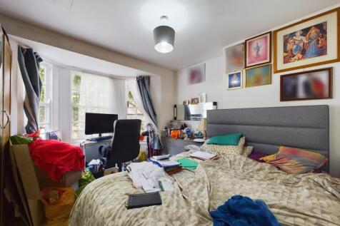 CAM01358G0-PR0037-STILL037.jpg