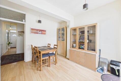 CAM01358G0-PR0166-STILL009.jpg