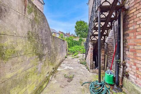 CAM01358G0-PR0169-STILL020.jpg