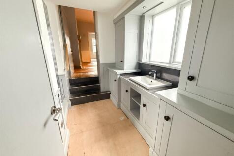 Vanity Wash Room