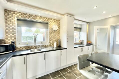 Breakfasting Kitchen