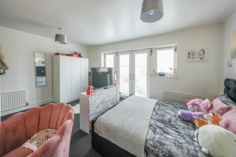 Lounge/Bedroom