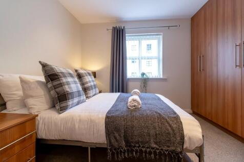 Bedroom 1 (2)