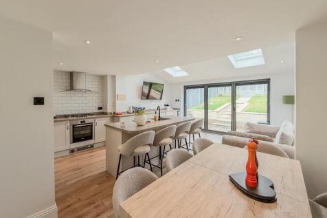 Kitchen/Diner/Family