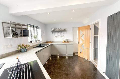 Breakfasting Kitchen