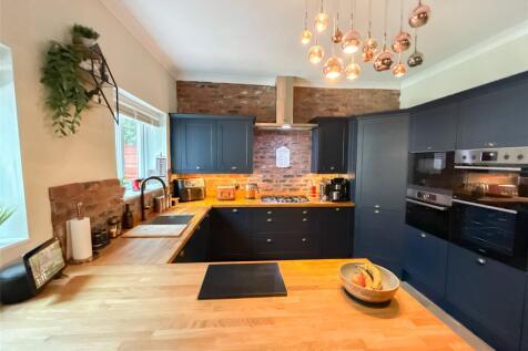 Breakfasting Kitchen