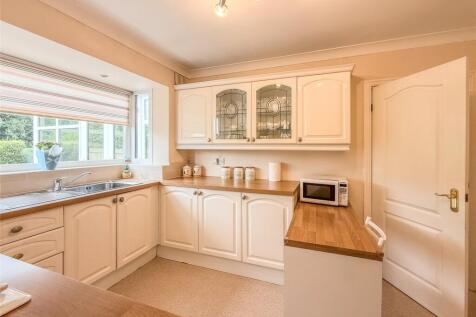 Breakfasting Kitchen
